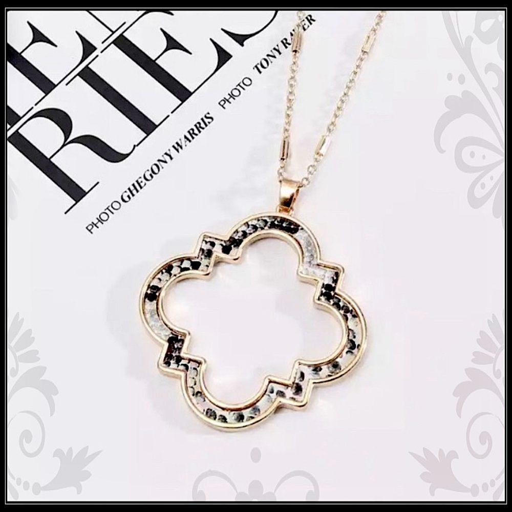 Clearance! New Gold Python snake serpent reptile eastern Moroccan necklace